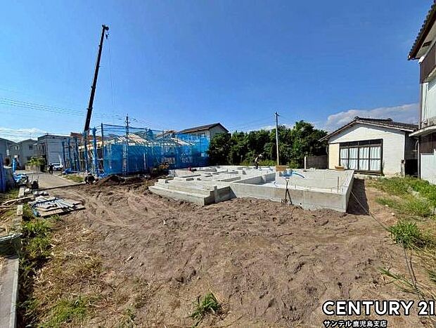 現在、基礎工事中です!