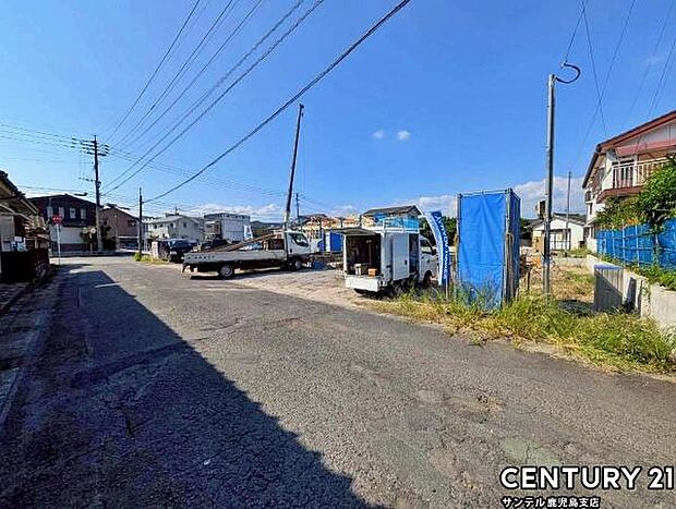 前面道路から撮影した現地写真です♪