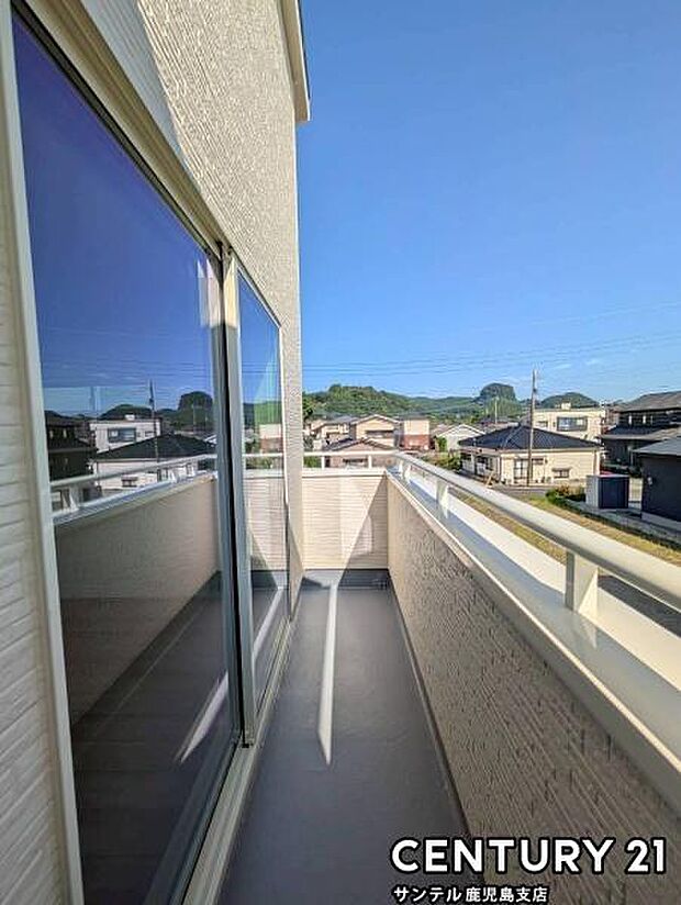 ぽかぽかした天気の良い日は、洗濯物を外で干すことが出来ます♪