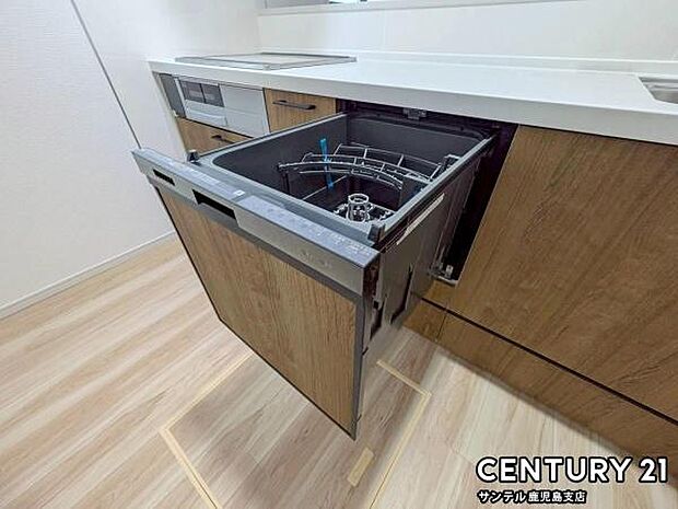 手荒れを防いで、家事の時間も削減できる食洗機付き♪高水温で洗浄をするので、衛生面的にも安心で♪片付けの時短にもなるので大活躍間違いなしです♪