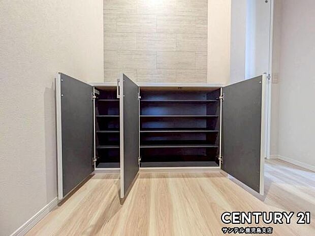 玄関のシューズボックスです♪