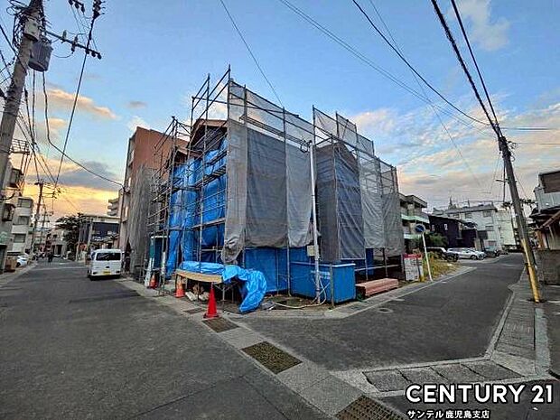 前面道路から撮影した現地写真です♪