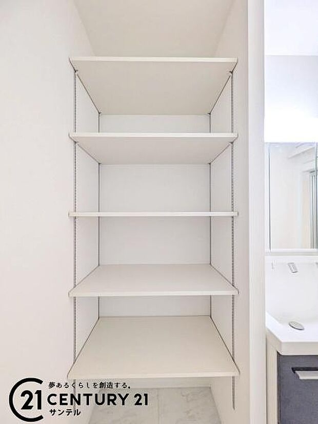 洗面脱衣所には収納が付いております♪タオルや洗剤などを収納することができます♪