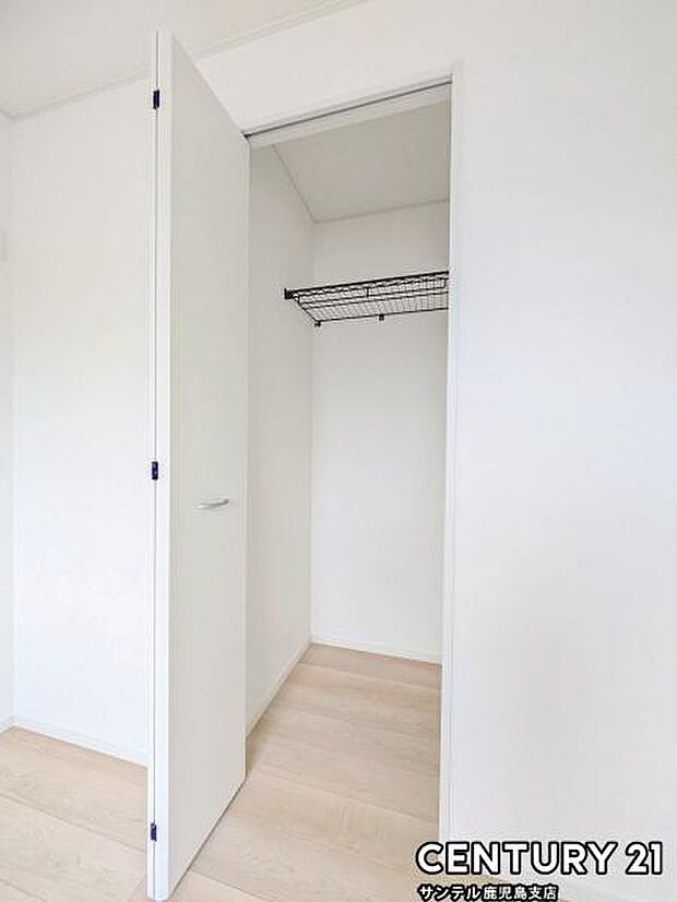 4.5帖洋室のクローゼットです♪