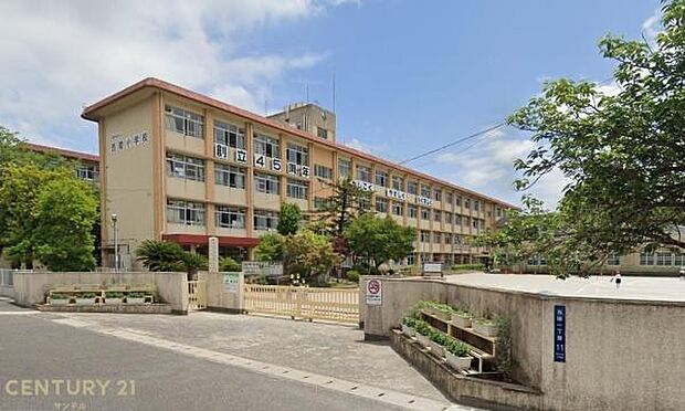 鹿児島市立西陵中学校まで1300m