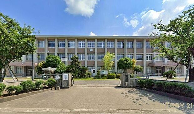 霧島市立隼人中学校まで290m