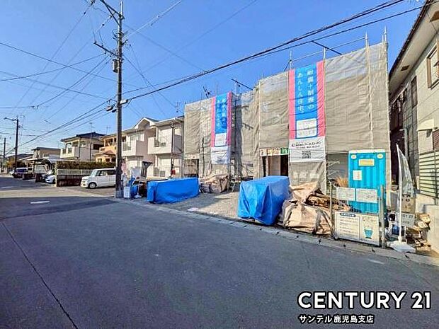 前面道路から撮影した現地写真です♪