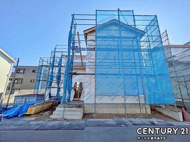 前面道路から撮影した現地写真です♪