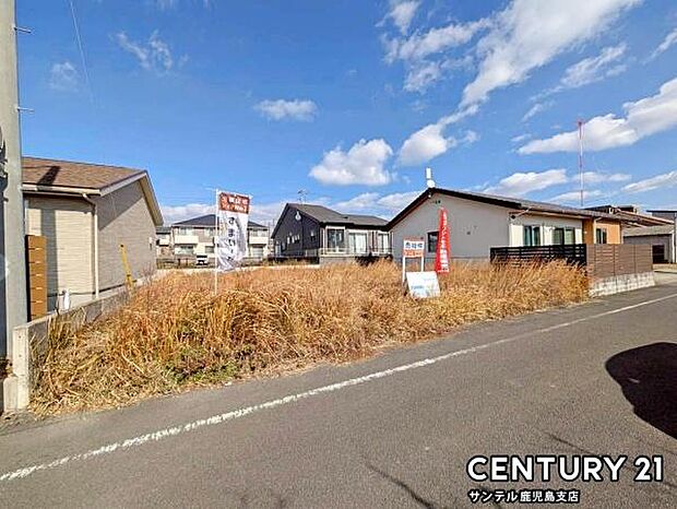 前面道路から撮影した現地写真です♪