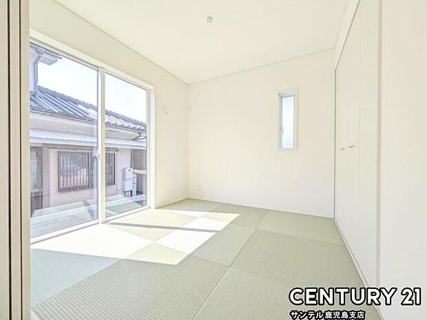 4.5帖の和室です♪リビング横に和室があることで和と洋の雰囲気を味わえ素敵な空間を演出でき、お子様の遊び部屋や客間としても利用できます♪