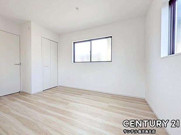 4.6帖+6.8帖の洋室です♪