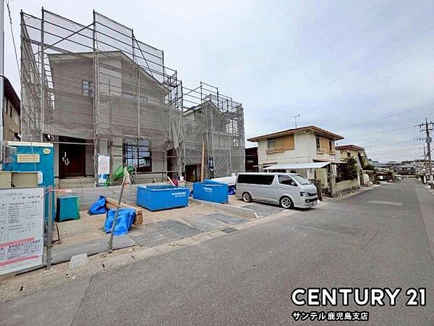 前面道路から撮影した現地写真です♪