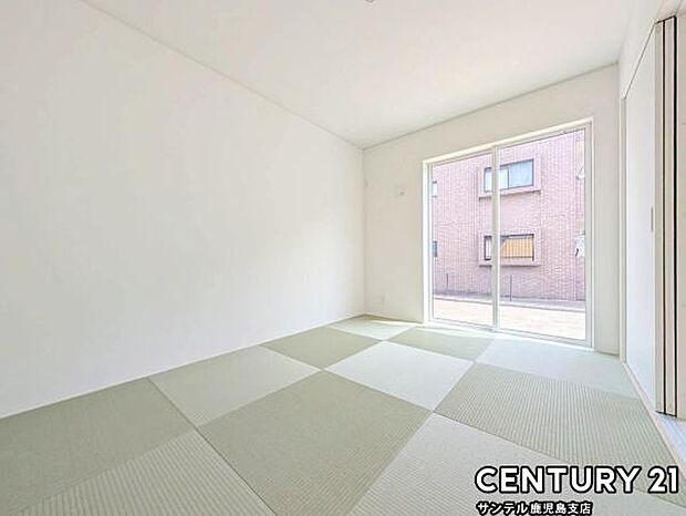 6帖の和室です♪リビング横に和室があることで和と洋の雰囲気を味わえ素敵な空間を演出でき、お子様の遊び部屋や客間としても利用できます♪