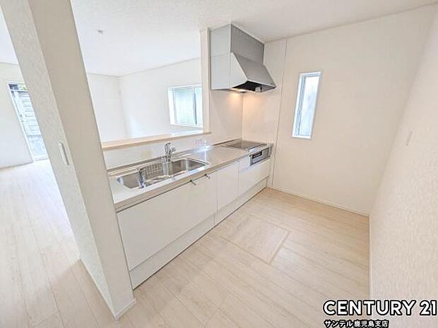 シンプルで使いやすい設計のキッチン♪そしてカウンターキッチンなので、リビングいるご家族と会話を楽しみながらお料理ができます♪オプションで食洗器を付けることができます♪