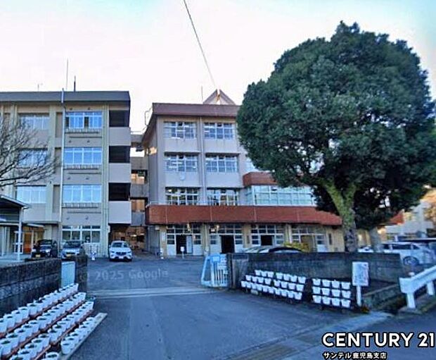 鹿児島市立和田中学校まで2100m