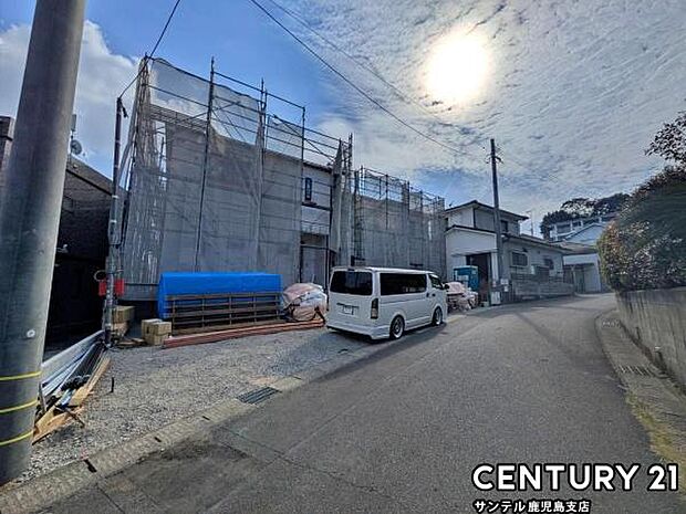 前面道路を含めた現地写真です♪