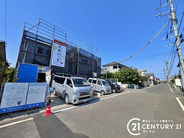 前面道路から撮影した現地写真です♪