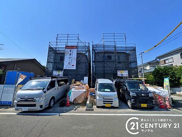 前面道路から撮影した現地写真です♪