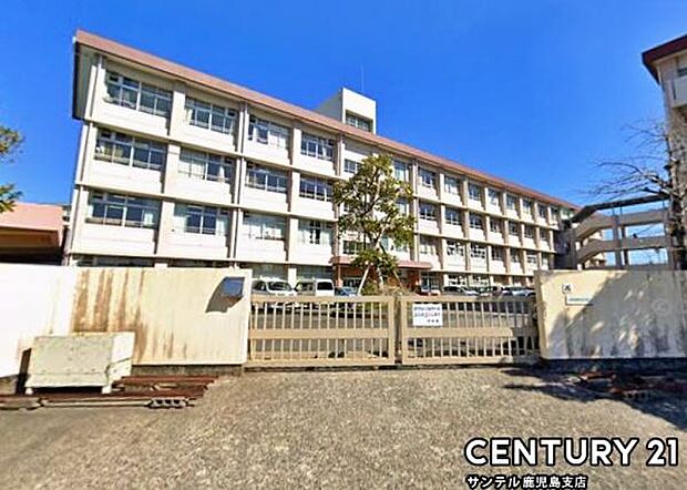 鹿児島市立西紫原中学校まで1600m