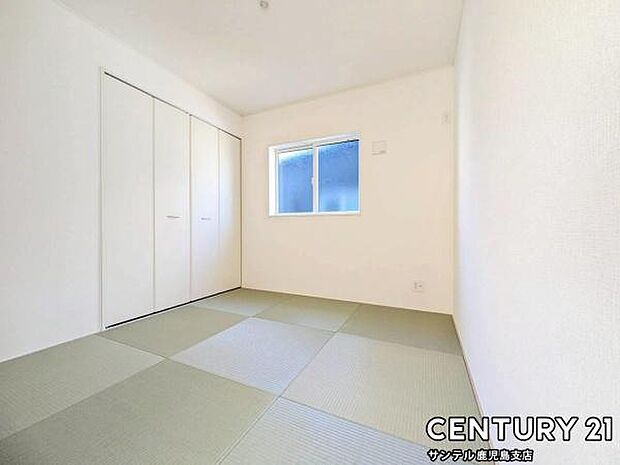 (同仕様モデル写真)和室です♪リビング横に和室があることで和と洋の雰囲気を味わえ素敵な空間を演出でき、お子様の遊び部屋や客間としても利用できます♪