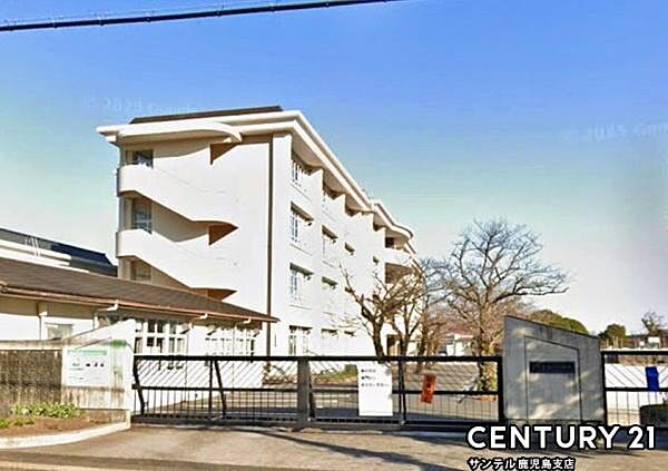 鹿児島市立皇徳寺中学校まで1100m