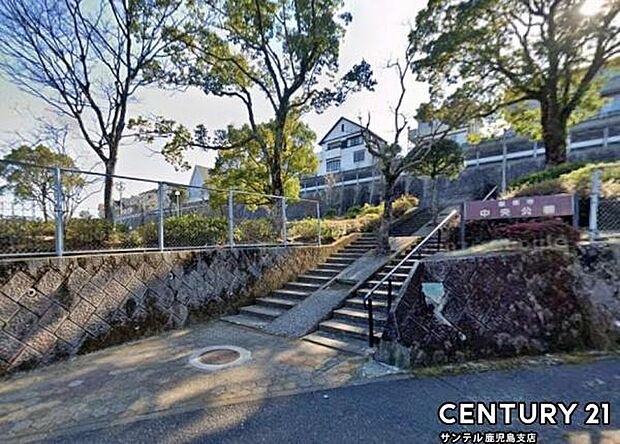 皇徳寺中央公園まで600m