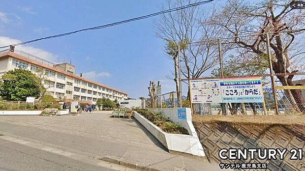 鹿児島市立吉野東小学校まで1400m