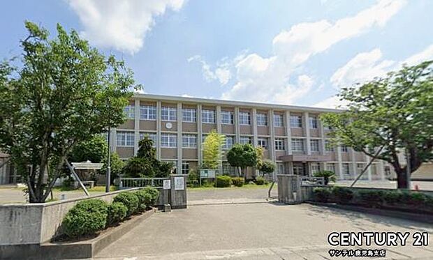 霧島市立隼人中学校まで2700m