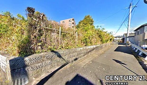 前面道路から撮影した現地写真です♪