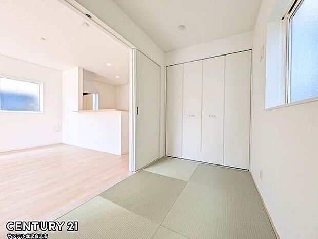 (同仕様モデル写真)和室です♪リビング横に和室があることで和と洋の雰囲気を味わえ素敵な空間を演出でき、お子様の遊び部屋や客間としても利用できます♪