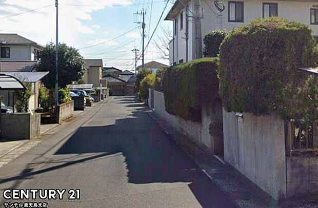 前面道路から撮影した現地写真です♪