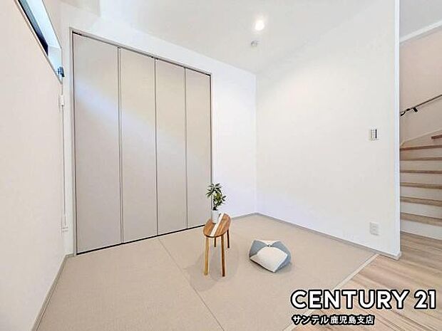 3帖の和室です♪収納と窓もついております♪リビング横に和室があることで和と洋の雰囲気を味わえ素敵な空間を演出でき、お子様の遊び部屋や客間としても利用できます♪