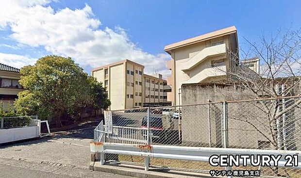 鹿児島市立谷山北中学校まで3000m