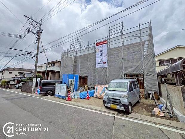 前面道路から撮影した現地写真です♪