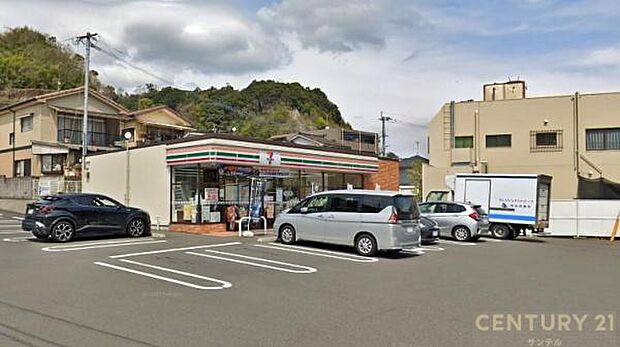 ファミリーマート下伊敷店まで190m