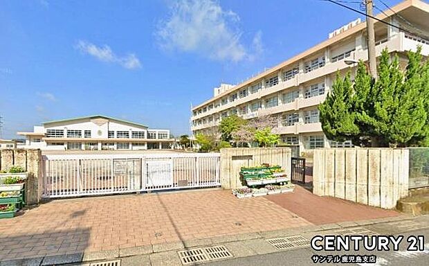 鹿児島市立草牟田小学校まで180m