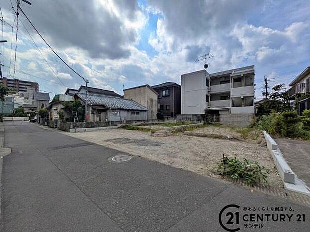 前面道路から撮影した現地写真です♪