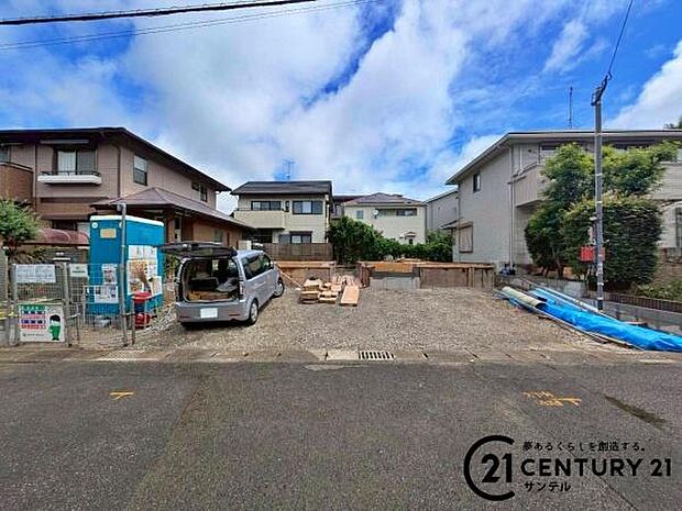 前面道路から撮影した現地写真です♪