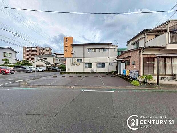 前面道路から撮影した現地写真です♪