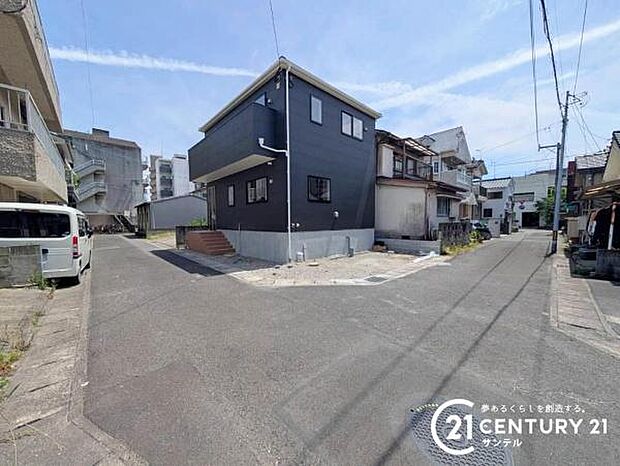 前面道路から撮影した現地写真です。