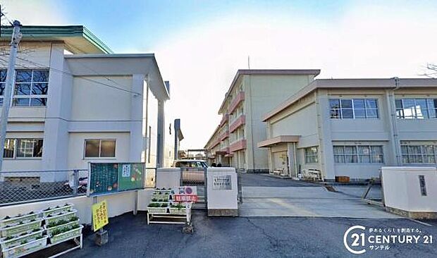鹿児島市立西紫原小学校まで1000m