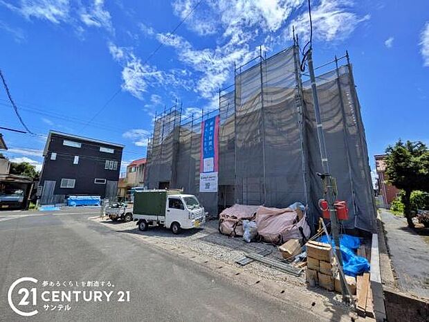 前面道路から撮影した現地写真です♪