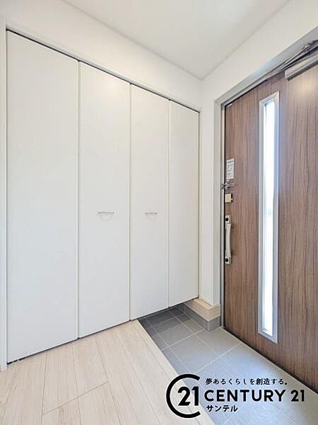 玄関を拡大表示