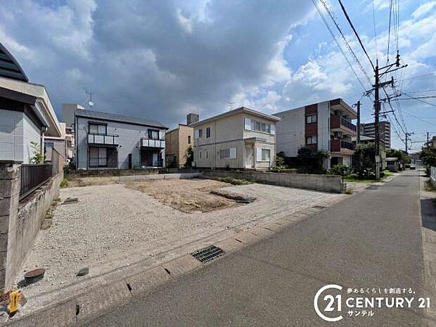 前面道路から撮影した現地写真です。