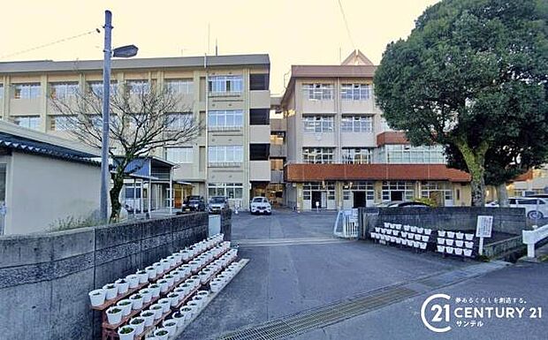 鹿児島市立和田中学校まで1100m