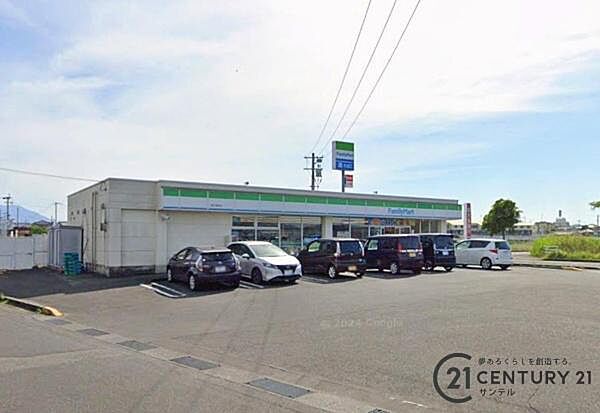 ファミリーマート国分福島店まで900m