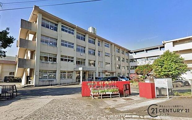 鹿児島市立西伊敷小学校まで1400m