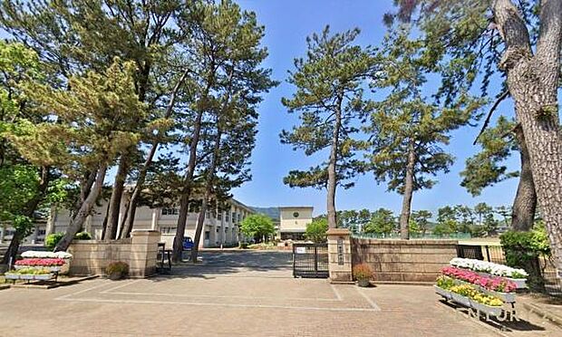 姶良市立重富中学校まで1700m