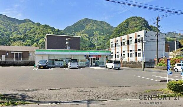 ファミリーマート重富麓店まで800m