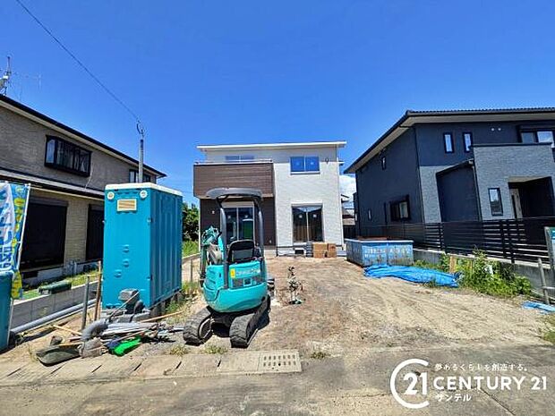 前面道路から撮影した現地写真です♪